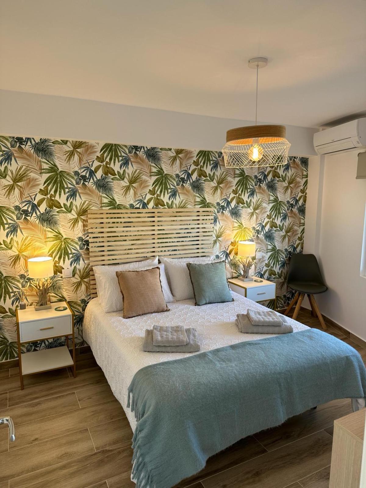 Waterfront 3 Bed Apartment, 90M From The Beach Platja de Larenal Exterior foto