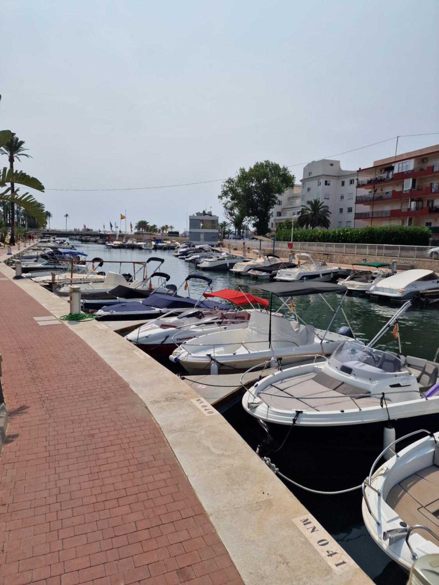 Waterfront 3 Bed Apartment, 90M From The Beach Platja de Larenal Exterior foto
