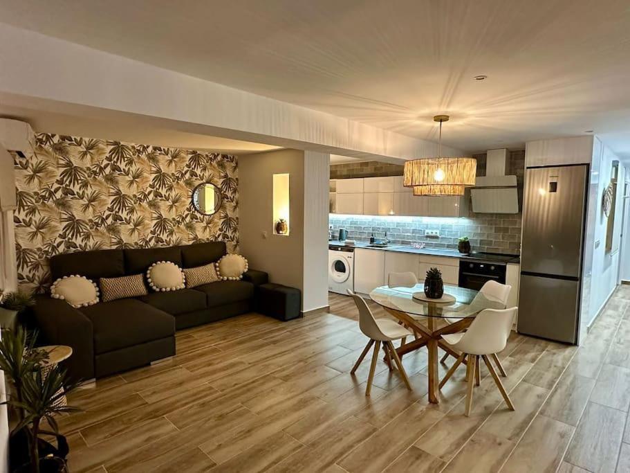 Waterfront 3 Bed Apartment, 90M From The Beach Platja de Larenal Exterior foto